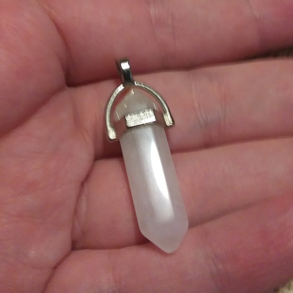 Crystal quartz point pendant